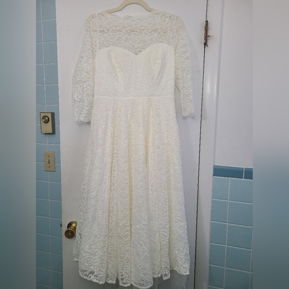 Torrid White Lace Wedding Dress - Picture 4 of 4